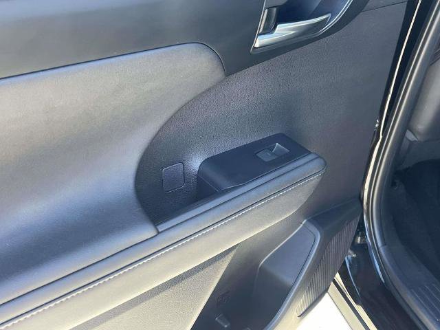 Used 2023 Toyota Highlander XLE image 14
