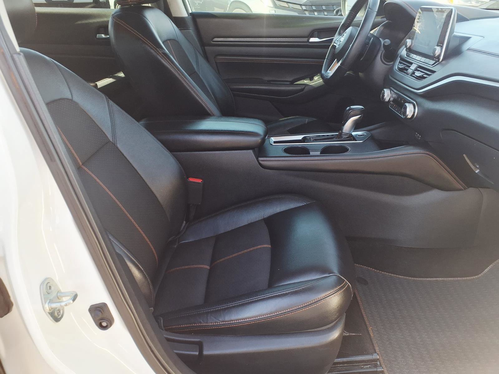 Used 2019 Nissan Altima 2.5 SR w/ SR Premium Package image 11