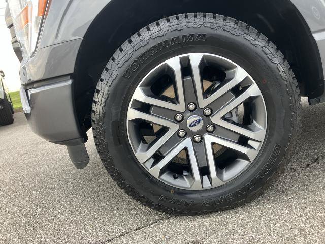 Certified 2022 Ford F150 XL w/ STX Appearance Package AWD/4WD image 31