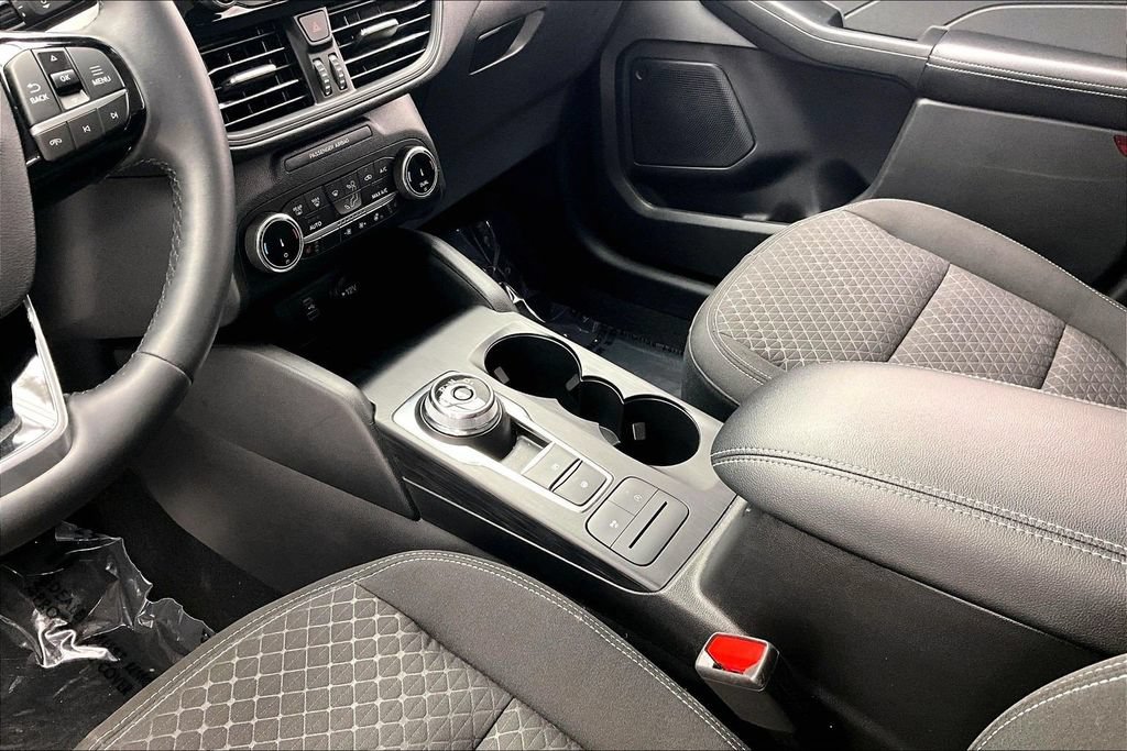 Certified 2023 Ford Escape Active AWD/4WD image 15