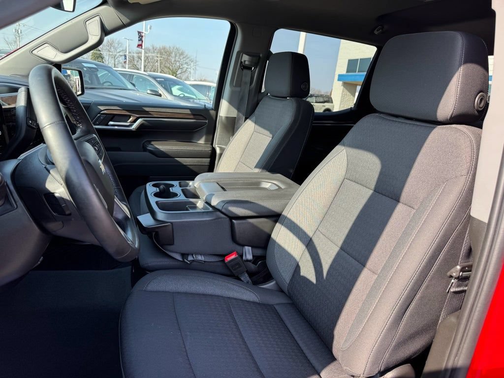 Used 2023 Chevrolet Silverado 1500 LT AWD/4WD image 27