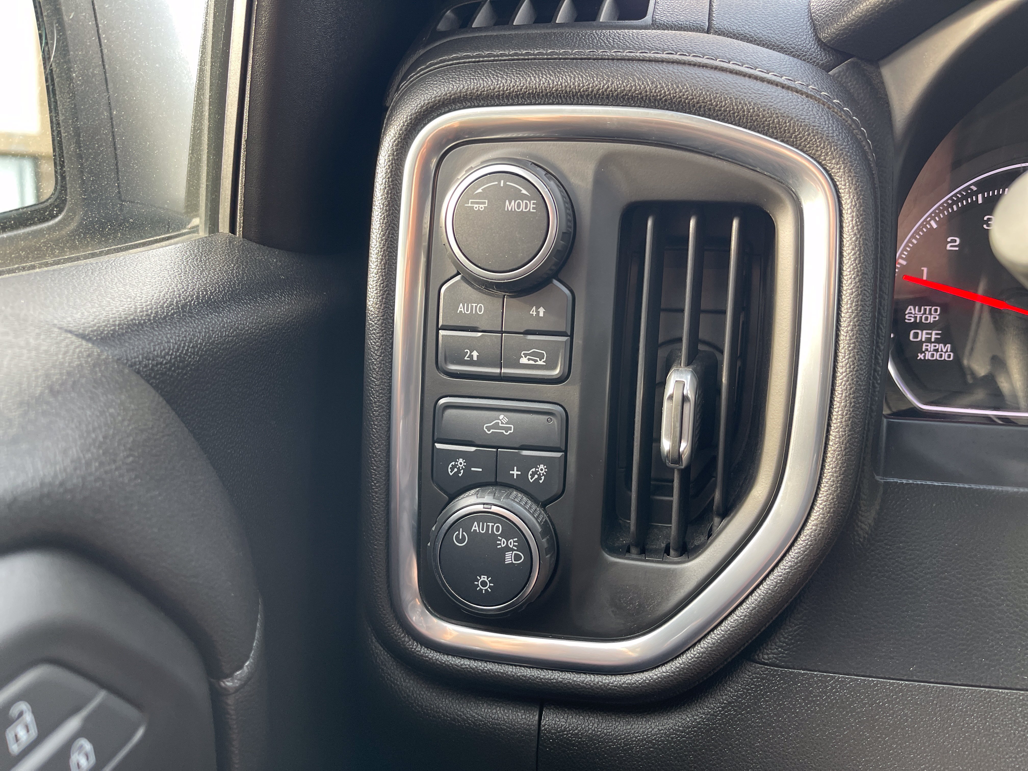 Used 2020 Chevrolet Silverado 1500 LT w/ True North Edition AWD/4WD image 22