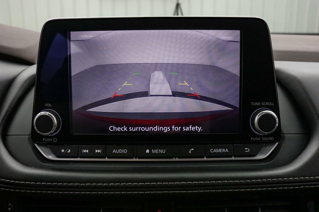 Used 2023 Nissan Rogue S image 16