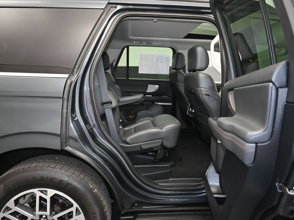 Certified 2025 Ford Expedition Active image 42