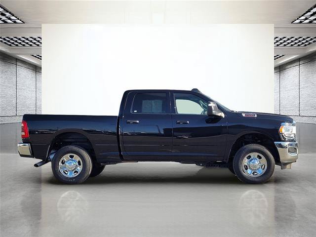 Used 2024 RAM 2500 Tradesman w/ Chrome Appearance Group AWD/4WD image 4