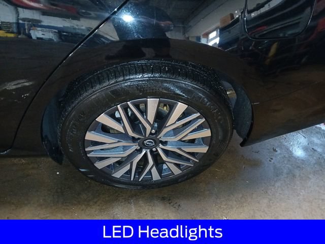 Used 2025 Nissan Altima 2.5 SV FWD image 5