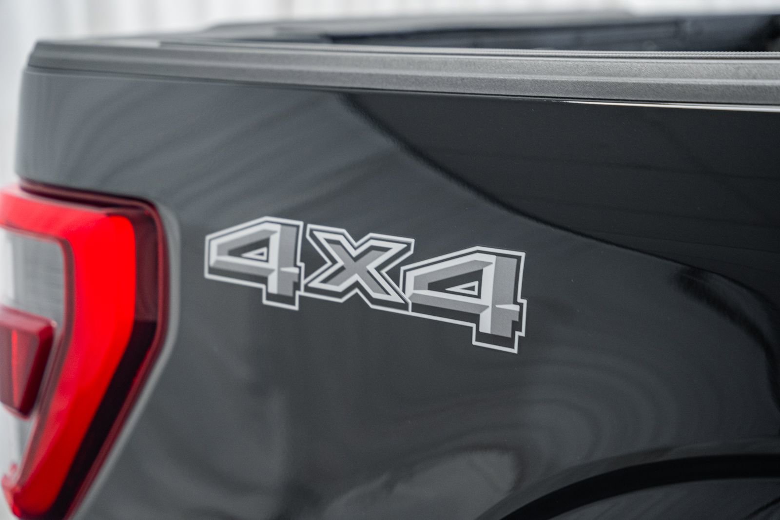 Certified 2022 Ford F150 Lariat w/ Equipment Group 502A High image 18