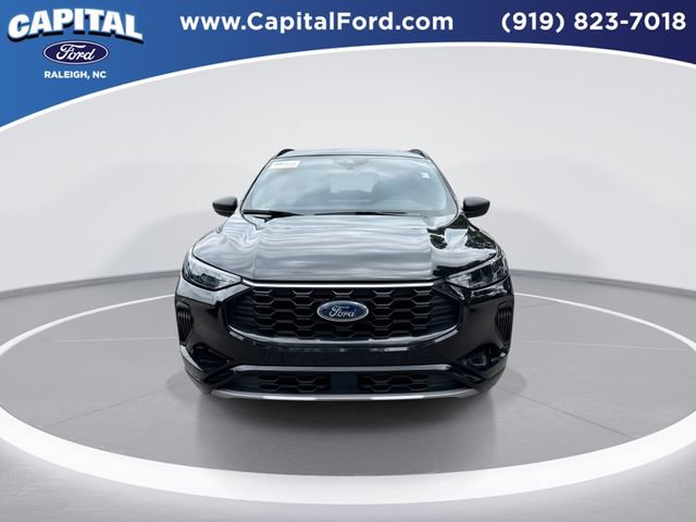 Certified 2024 Ford Escape ST-Line w/ Tech Pack #1 AWD/4WD image 3