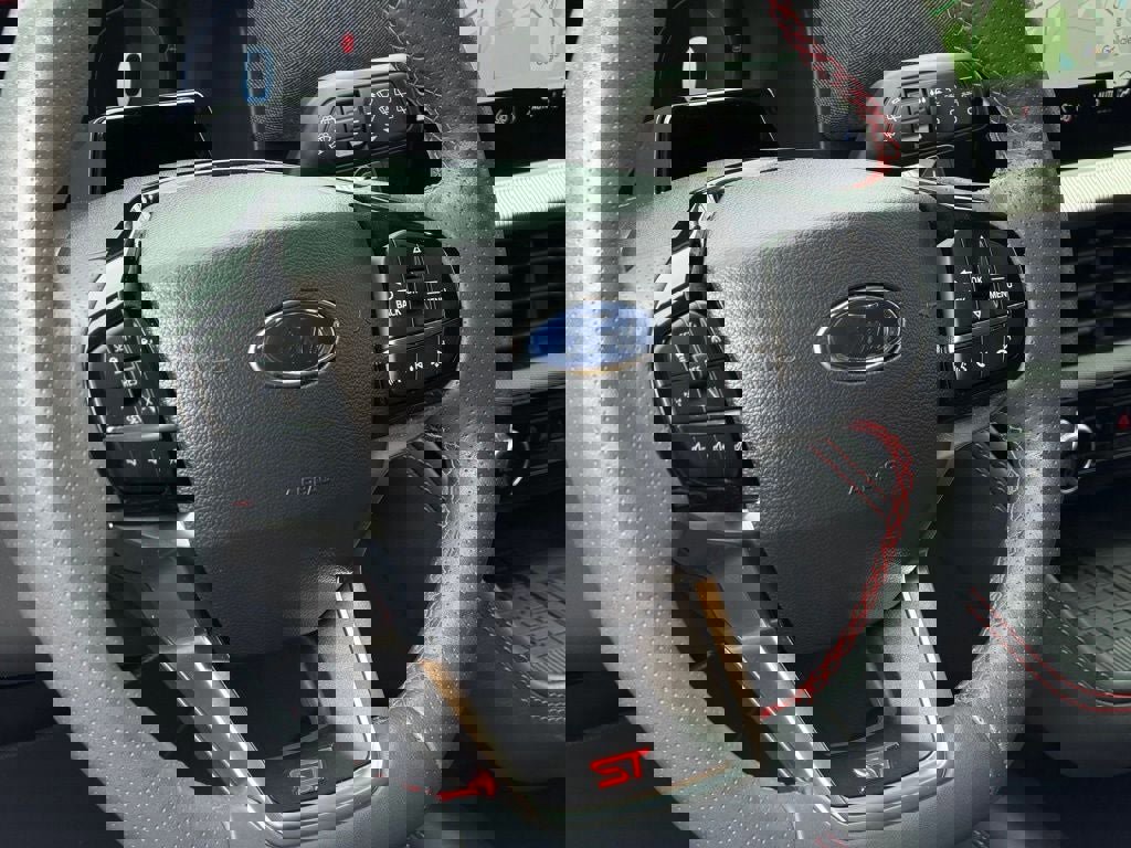 Certified 2025 Ford Explorer ST image 26