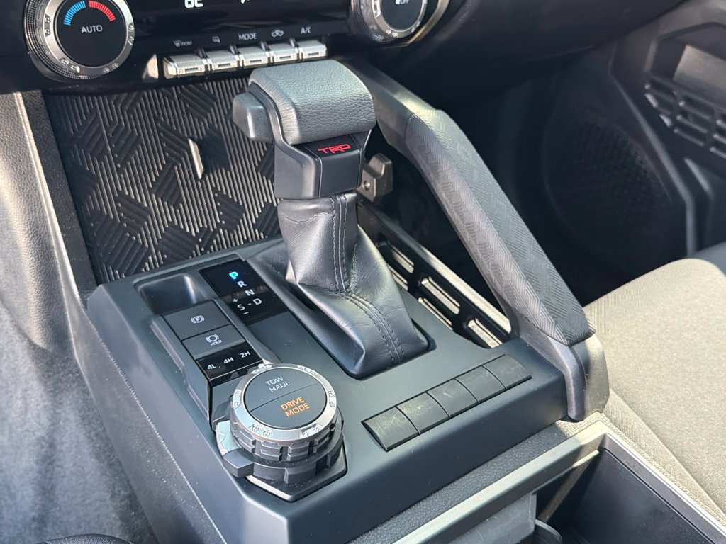 Used 2025 Toyota Tacoma TRD Sport AWD/4WD image 30