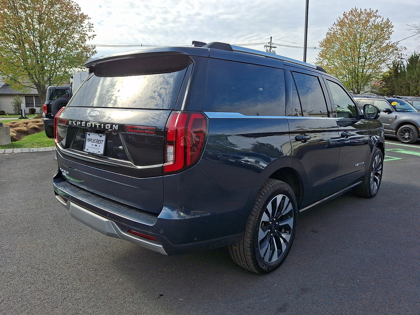 Certified 2025 Ford Expedition Platinum w/ Driver's Package AWD/4WD image 5