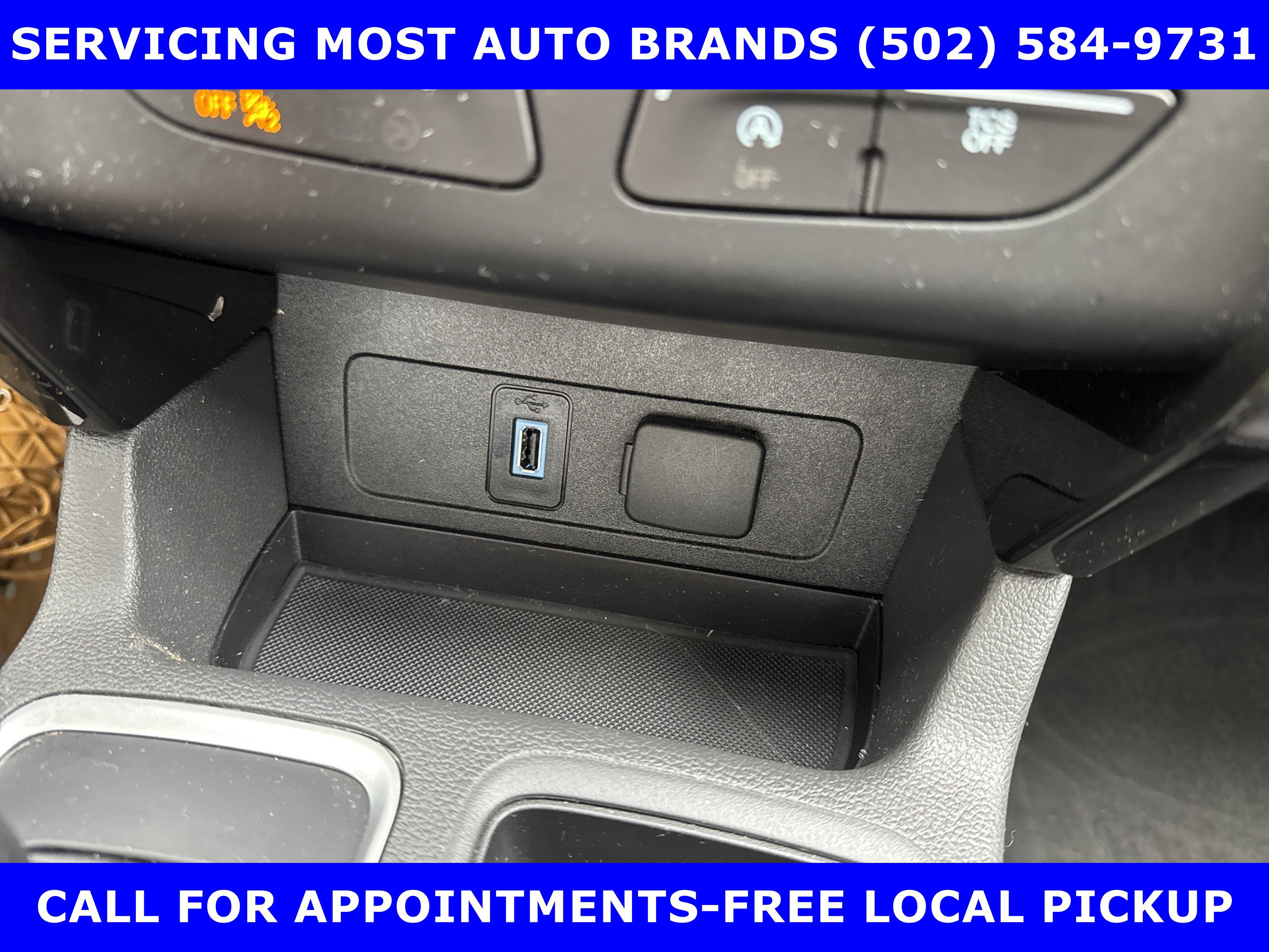 Certified 2017 Ford Escape Titanium image 28