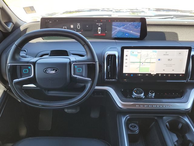 Certified 2025 Ford Expedition Platinum w/ Stealth Appearance Package AWD/4WD image 10
