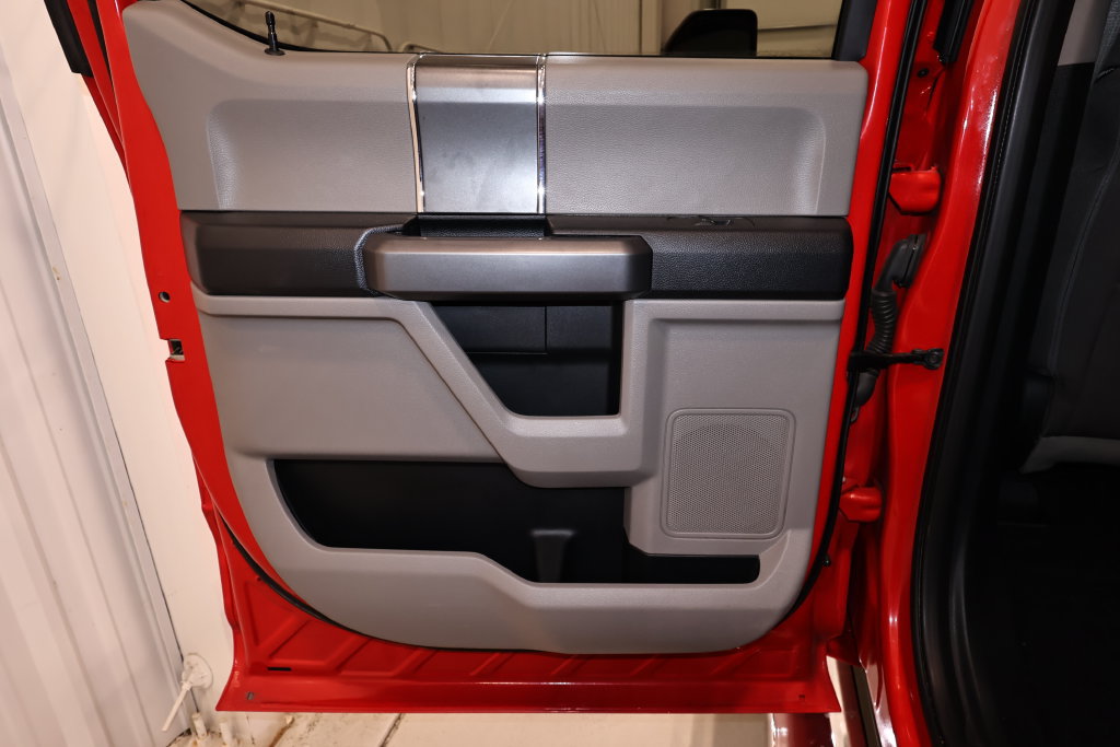 Certified 2019 Ford F350 XLT w/ XLT Premium Package AWD/4WD image 15