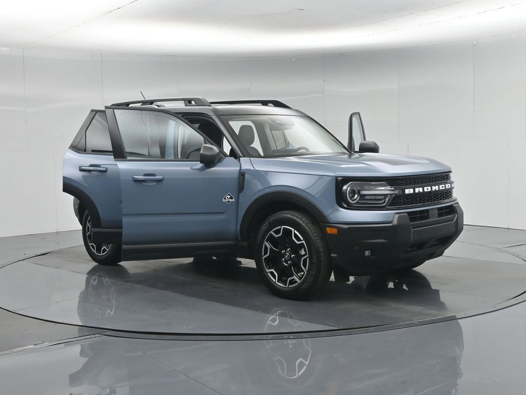 Certified 2025 Ford Bronco Sport Outer Banks w/ Outer Banks Tech Package+ AWD/4WD image 35