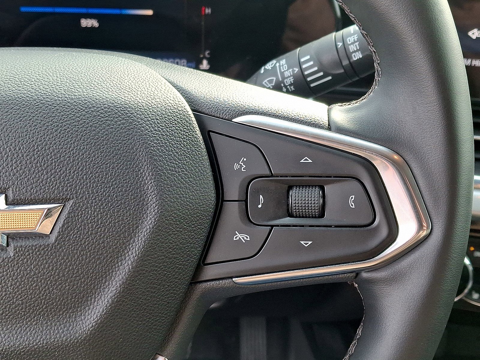 Used 2025 Chevrolet Trax LT w/ LT Convenience Package image 21