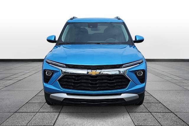 Used 2025 Chevrolet TrailBlazer LT FWD image 2