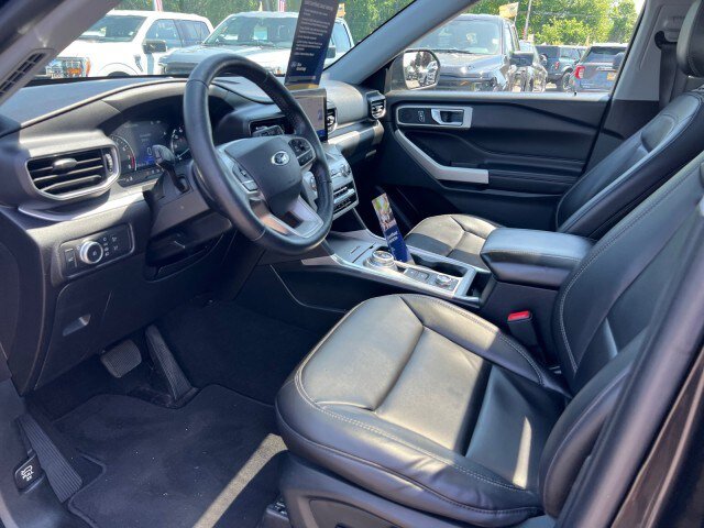 Certified 2021 Ford Explorer XLT w/ Equipment Group 202A AWD/4WD image 7