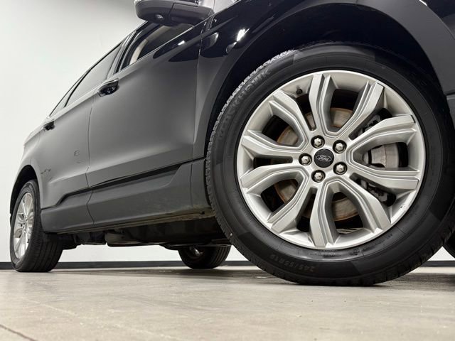Certified 2023 Ford Edge Titanium image 3