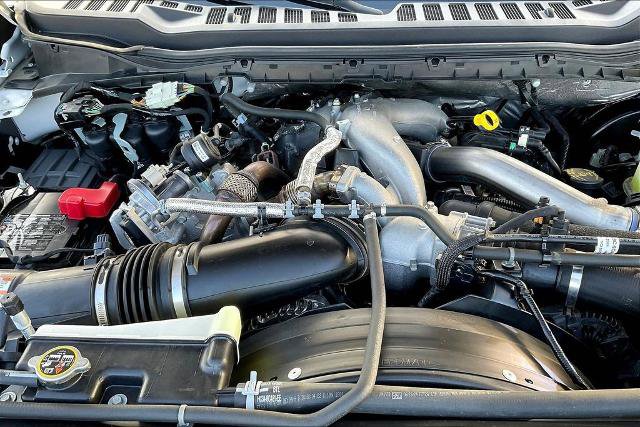 Certified 2024 Ford F250 Platinum w/ FX4 Off-Road Package AWD/4WD image 31