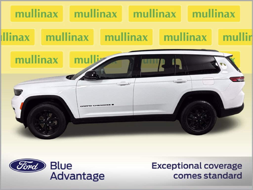 Used 2025 Jeep Grand Cherokee L Altitude RWD image 10