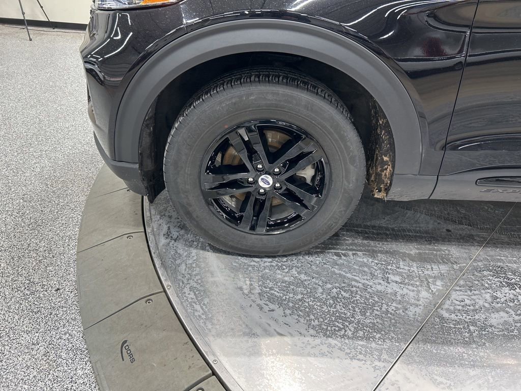 Certified 2023 Ford Explorer XLT w/ Equipment Group 202A image 36