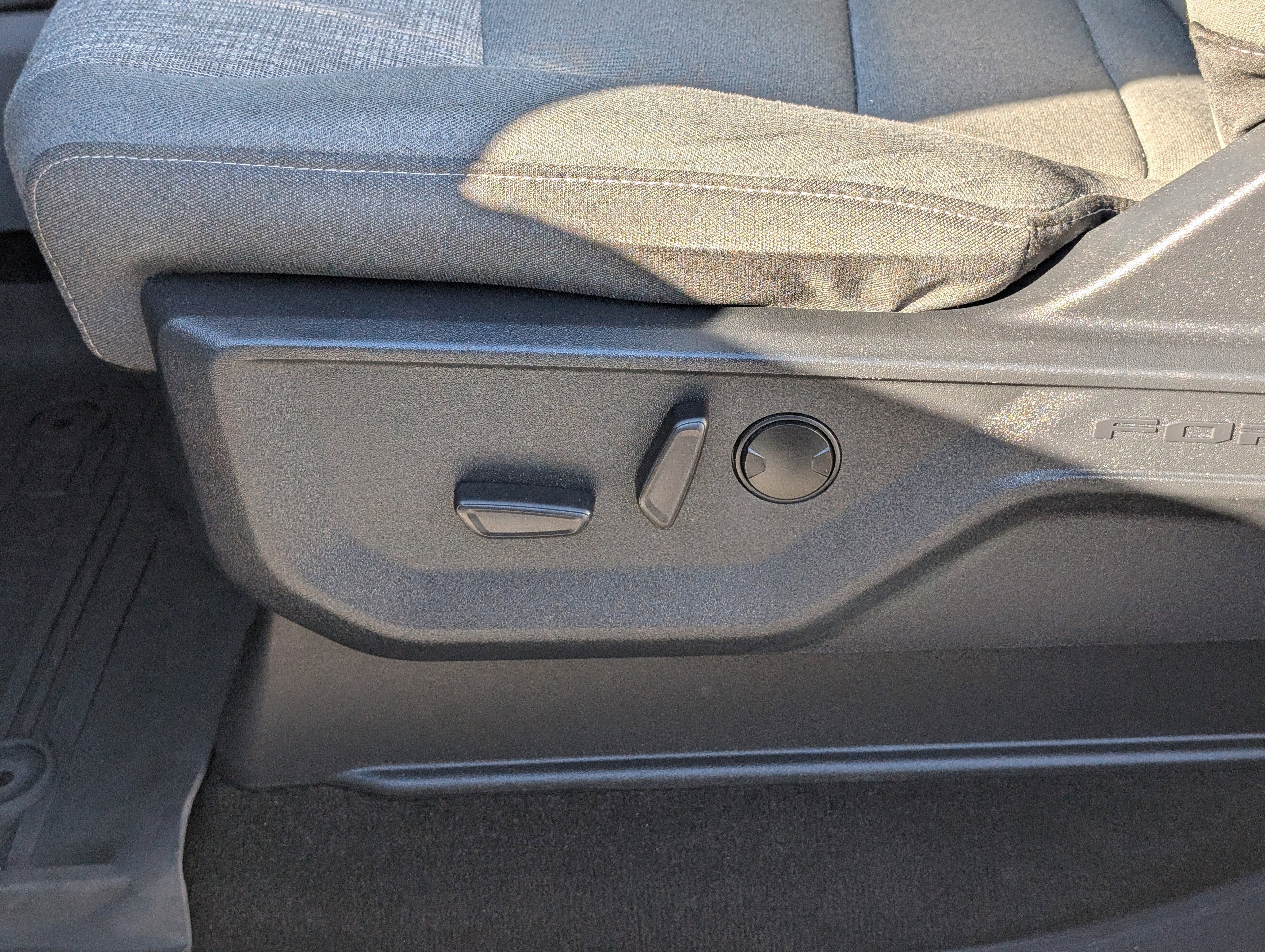 Certified 2022 Ford F150 XLT w/ Equipment Group 302A High image 20