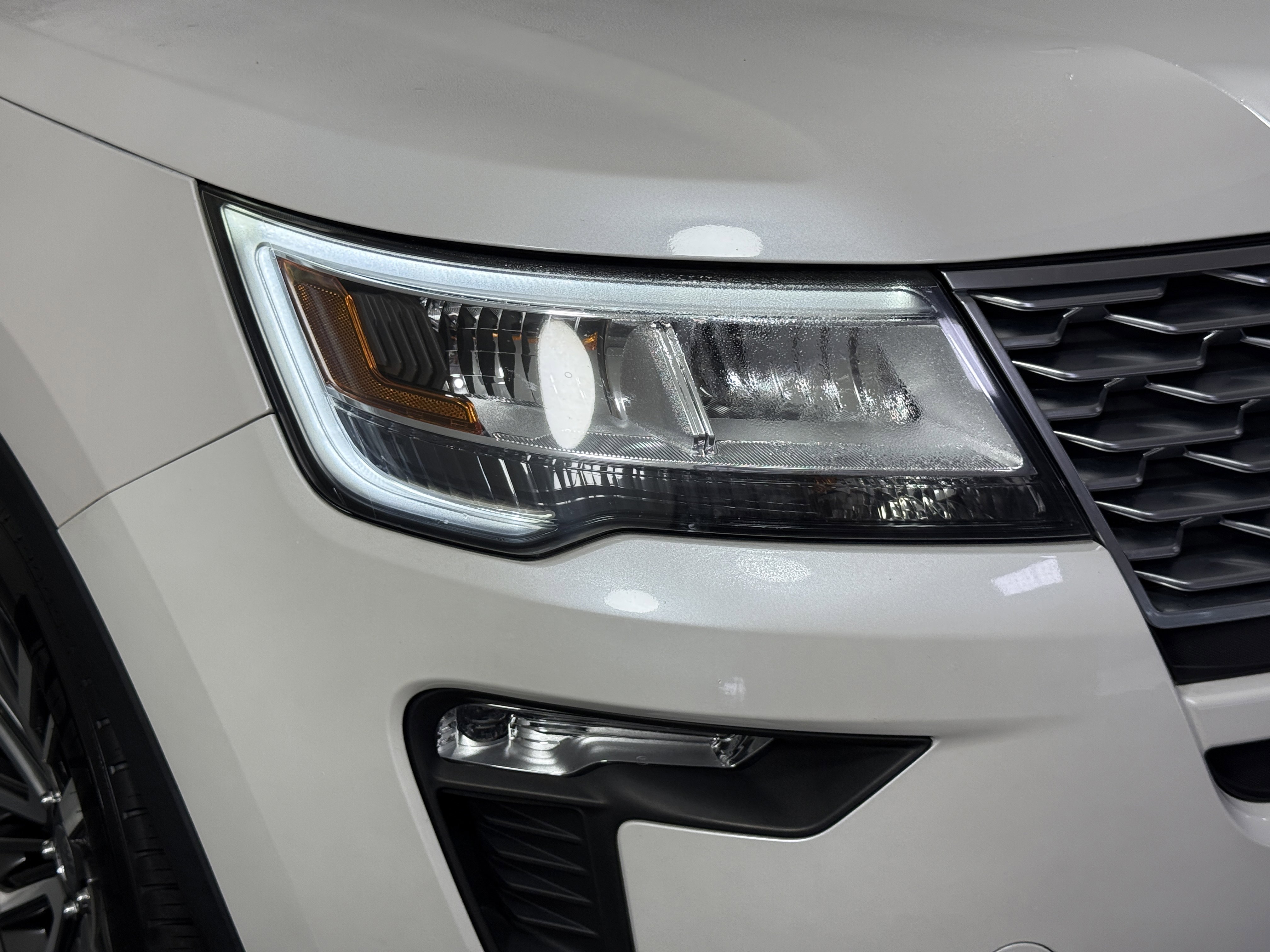 Certified 2018 Ford Explorer Platinum image 7