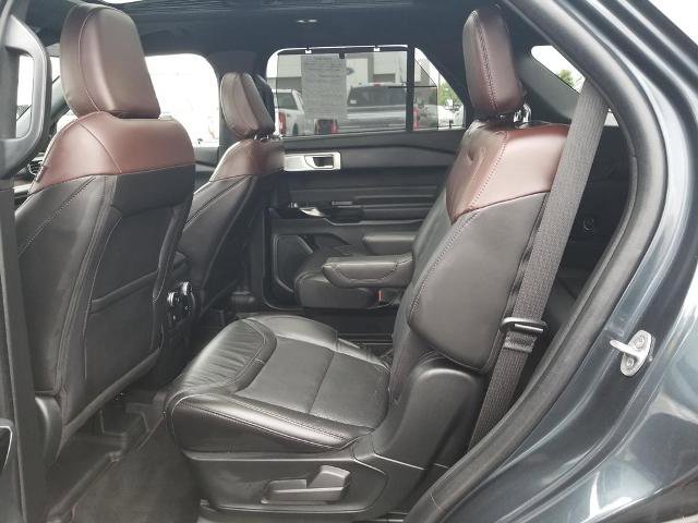 Certified 2023 Ford Explorer Platinum w/ Technology Package AWD/4WD image 16