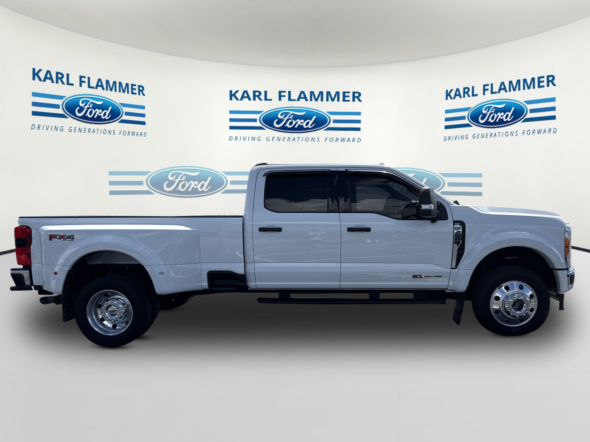 Certified 2023 Ford F450 XLT w/ 360-Degree Camera Package AWD/4WD image 2