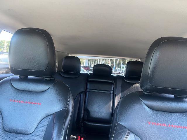 Used 2018 Jeep Compass Trailhawk w/ Leather Interior Group AWD/4WD image 30