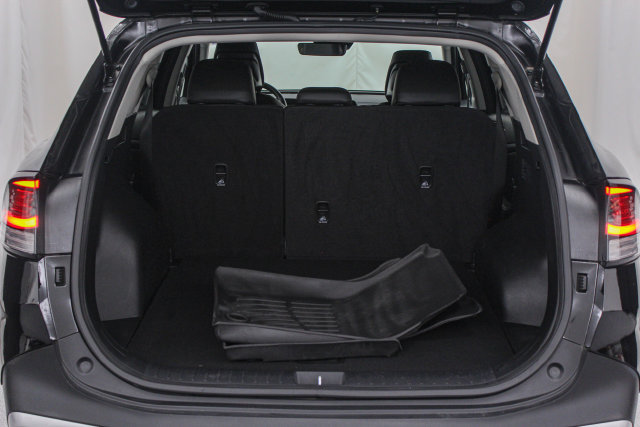 Used 2025 Kia Sportage EX FWD image 13