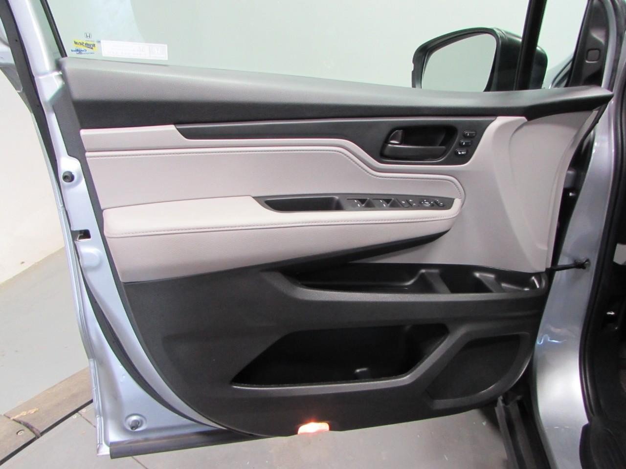 Used 2024 Honda Odyssey EX-L image 12