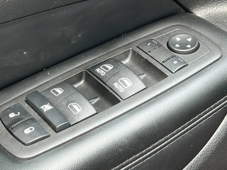 Used 2022 Jeep Grand Cherokee Laredo X AWD/4WD image 14