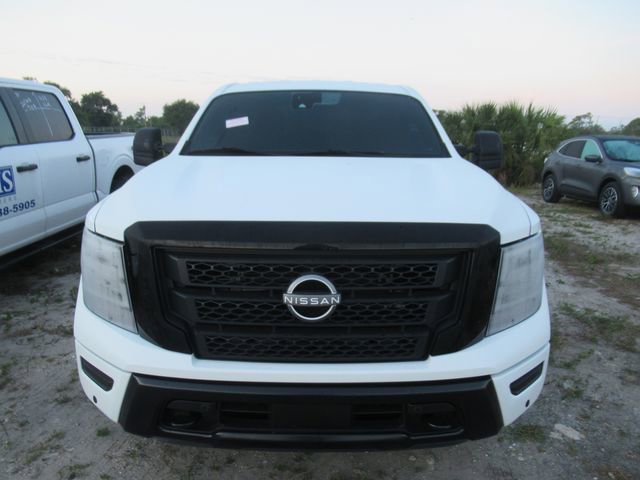 Used 2024 Nissan Titan SV w/ SV Convenience Package RWD image 2
