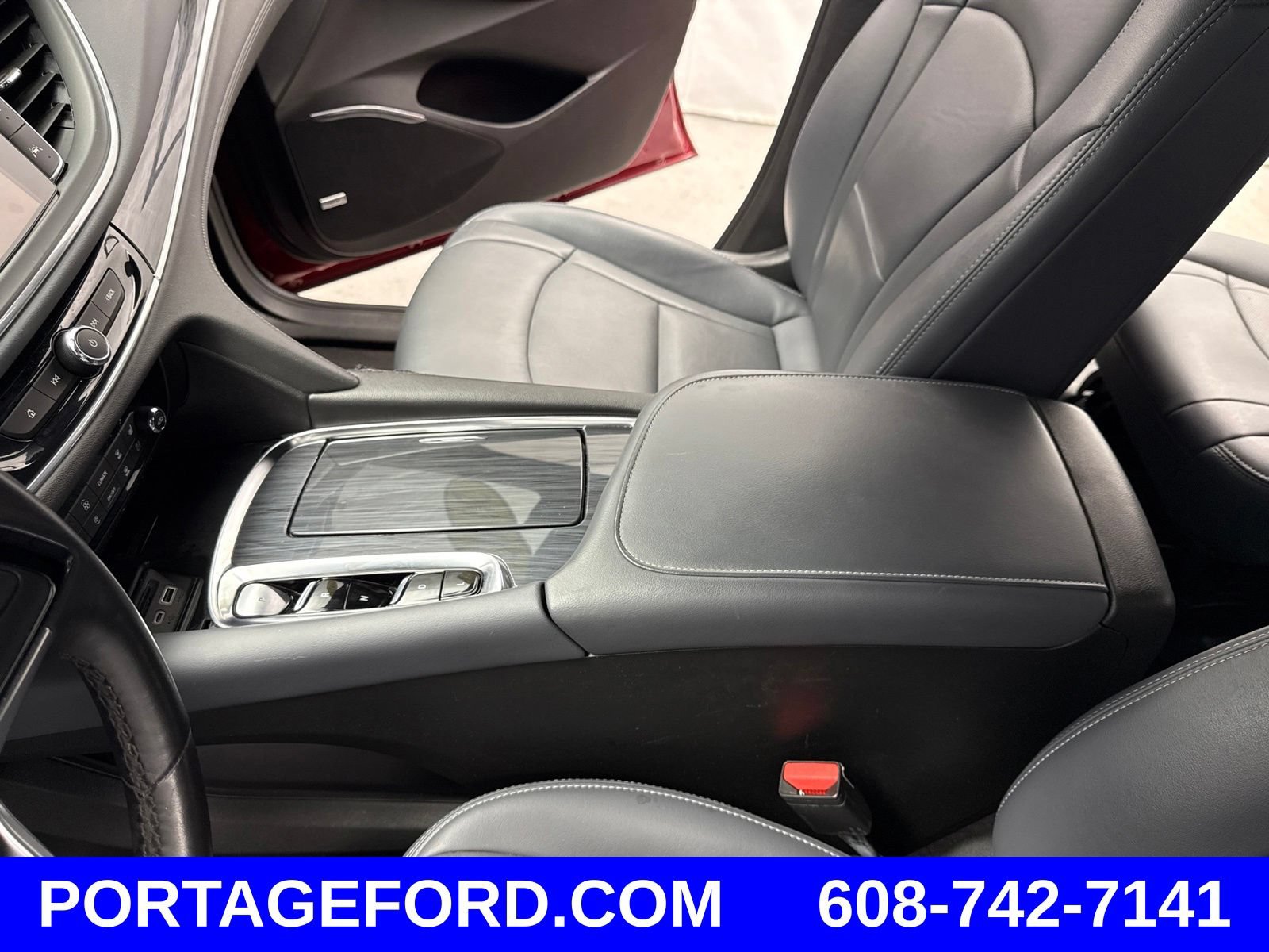 Used 2024 Buick Enclave Premium AWD/4WD image 20