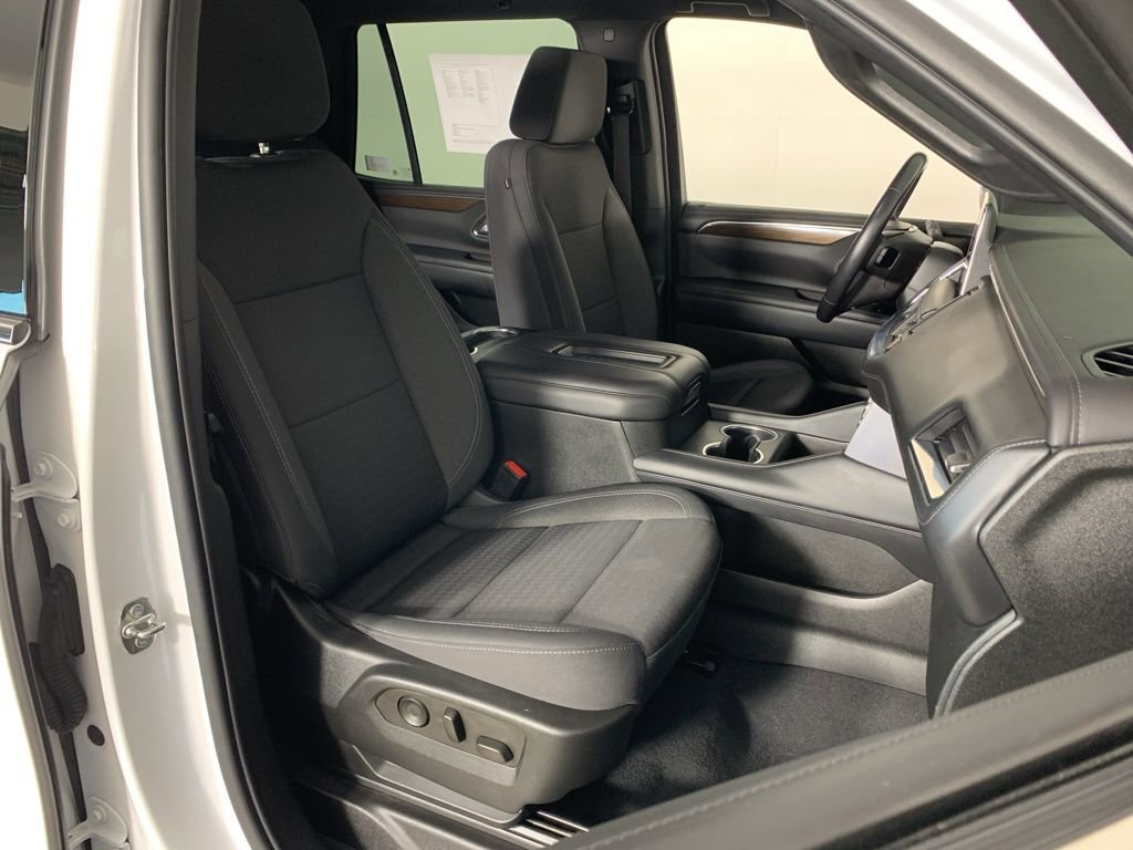 Used 2022 GMC Yukon SLE w/ Gmc Pro Safety Plus Package AWD/4WD image 37