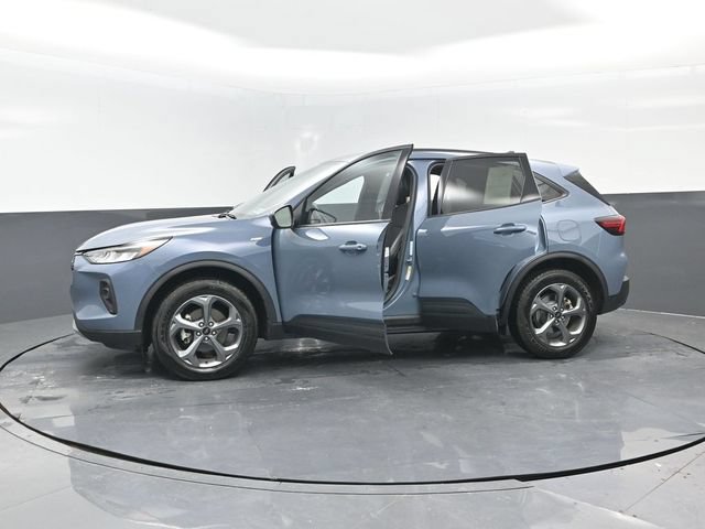 Certified 2025 Ford Escape ST-Line Select AWD/4WD image 27