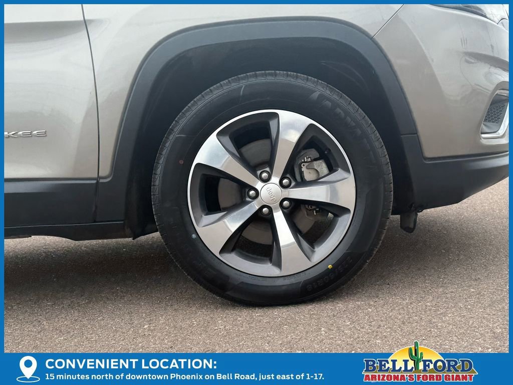 Used 2019 Jeep Cherokee Limited image 7