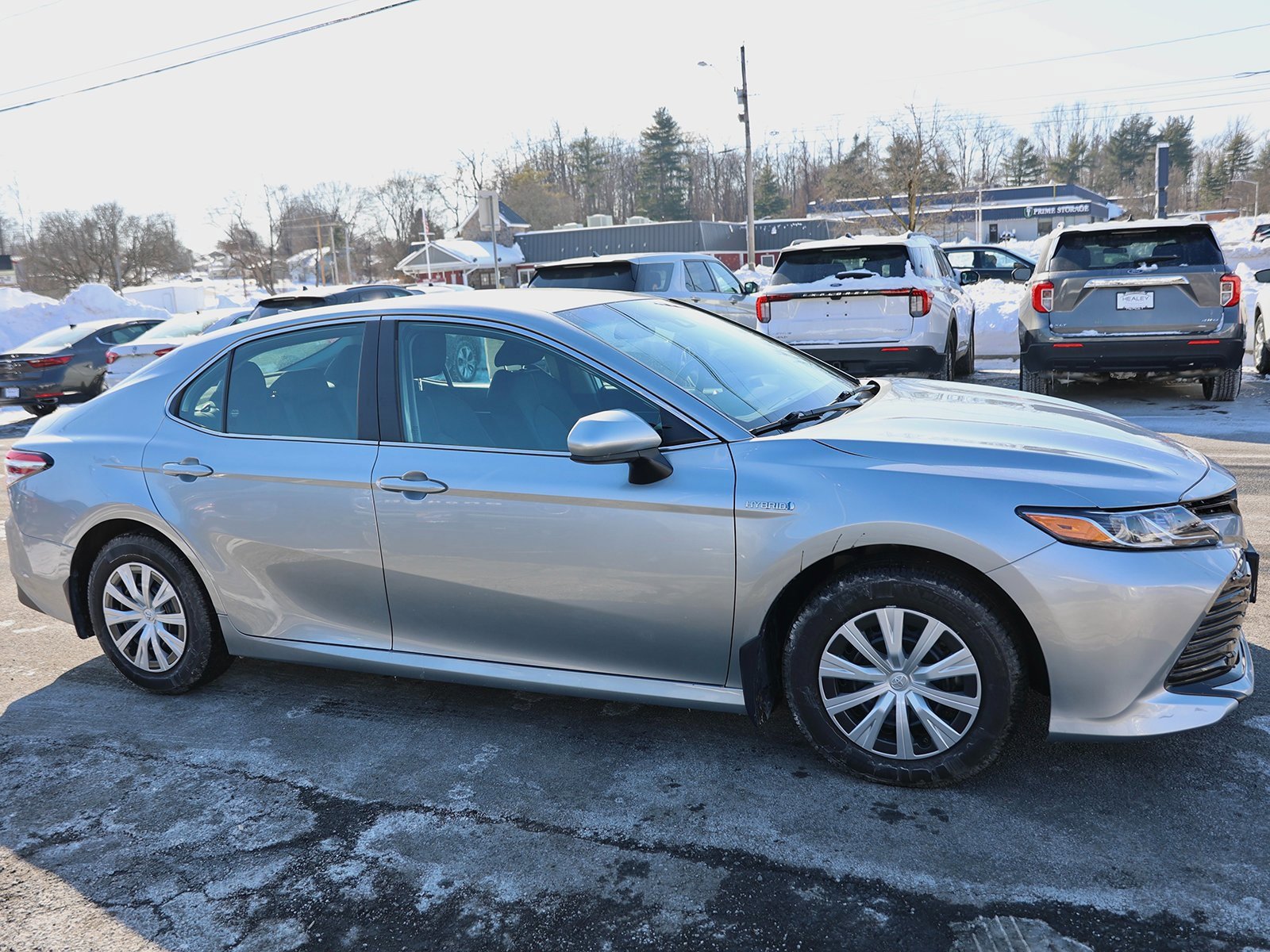 Used 2020 Toyota Camry LE image 2