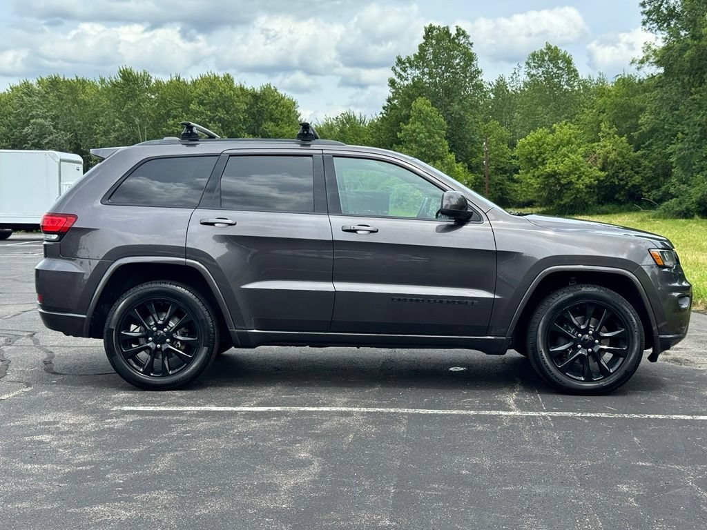 Used 2020 Jeep Grand Cherokee Altitude AWD/4WD image 7