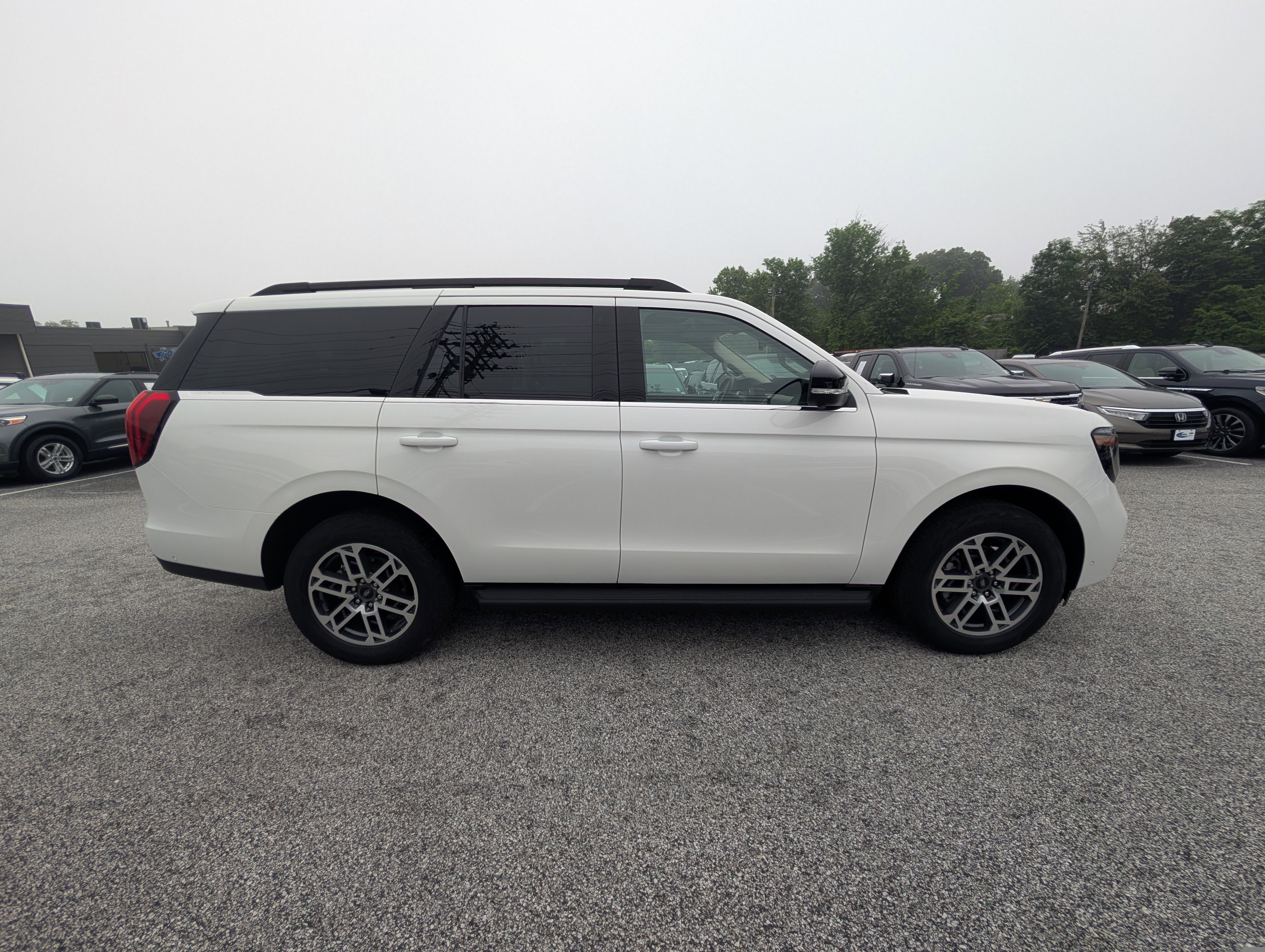 Certified 2025 Ford Expedition Active AWD/4WD image 8