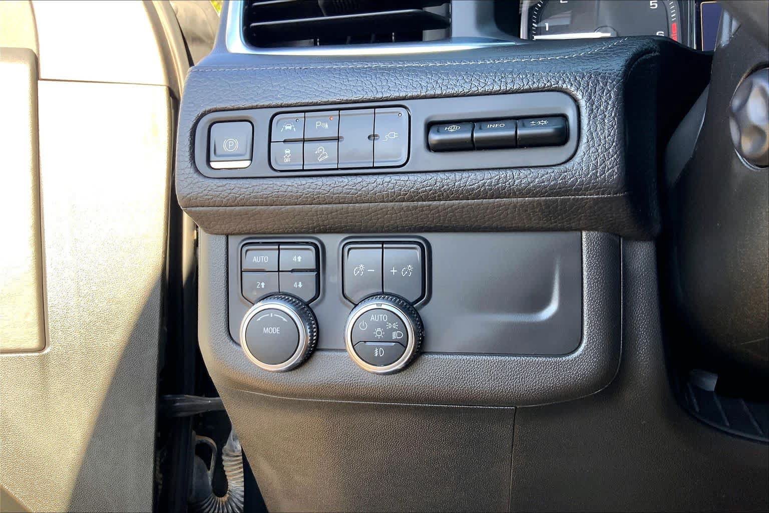 Used 2021 GMC Yukon Denali AWD/4WD image 36