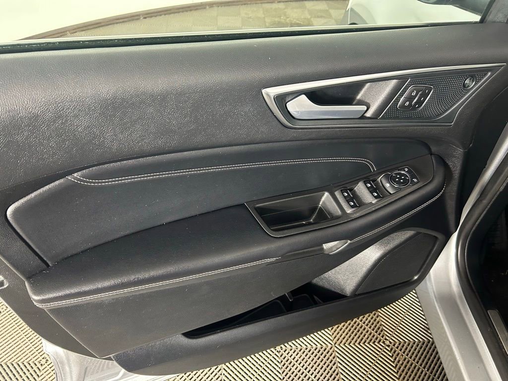 Certified 2024 Ford Edge Titanium AWD/4WD image 12