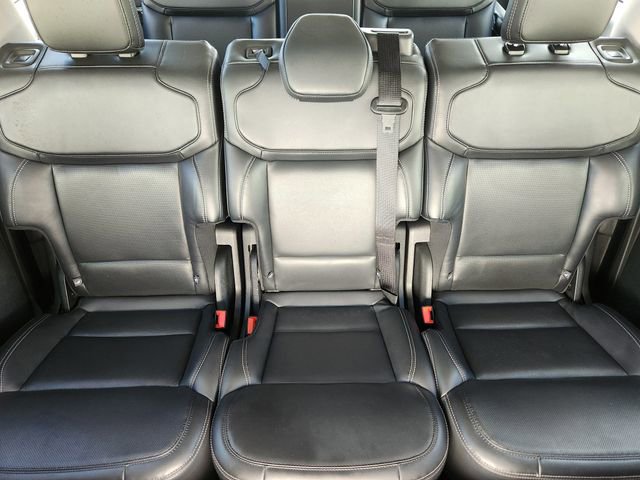 Certified 2025 Ford Expedition Max Platinum image 16