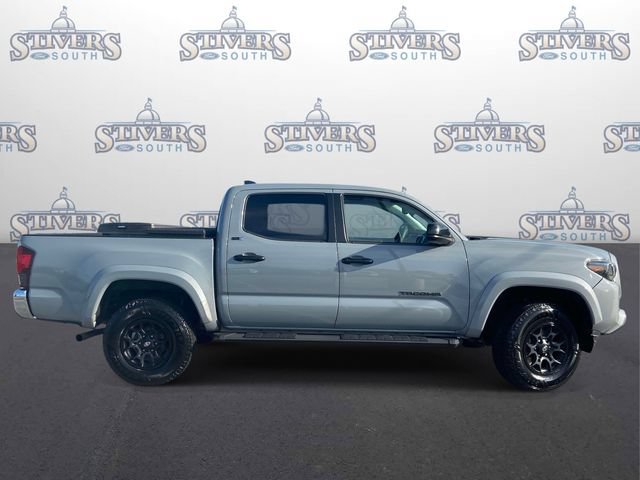 Used 2019 Toyota Tacoma SR5 RWD image 2