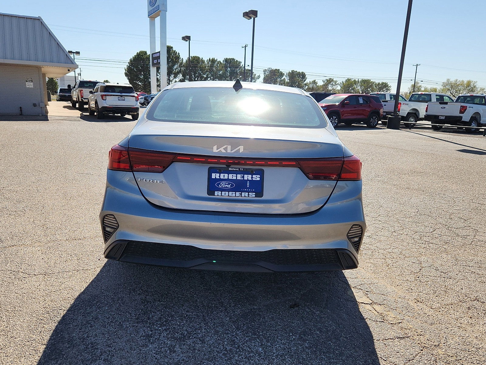 Used 2023 Kia Forte LXS image 4