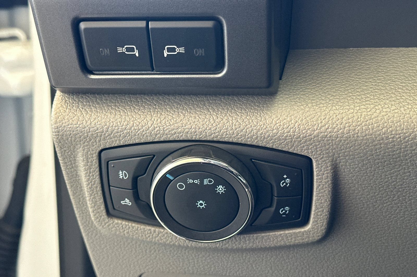 Certified 2022 Ford F250 XLT w/ XLT Premium Package AWD/4WD image 28