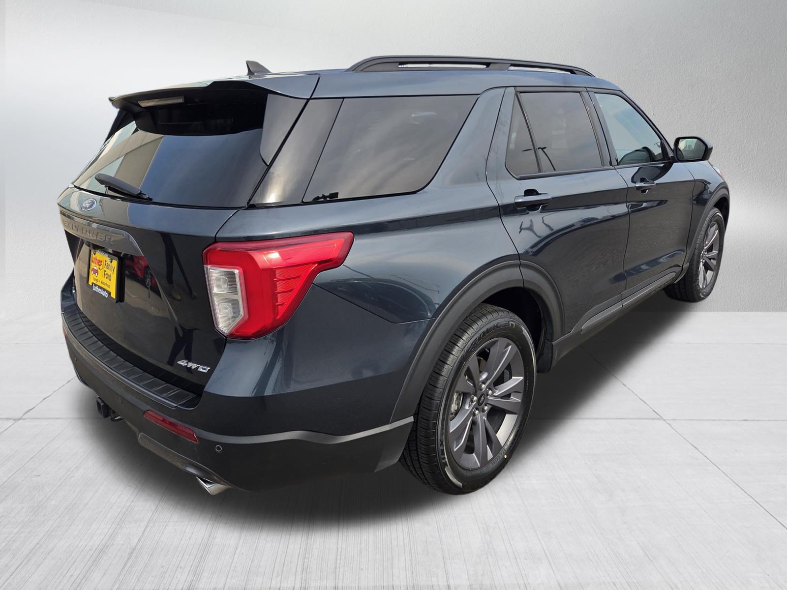 Certified 2023 Ford Explorer XLT w/ Equipment Group 202A AWD/4WD image 7