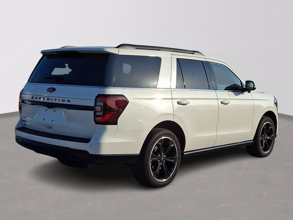 Certified 2024 Ford Expedition Limited AWD/4WD image 6